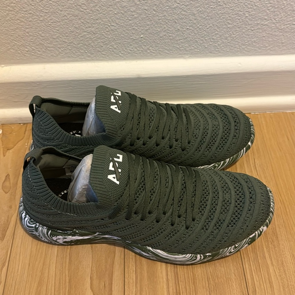 APL TECHLOOM WAVE NWOT